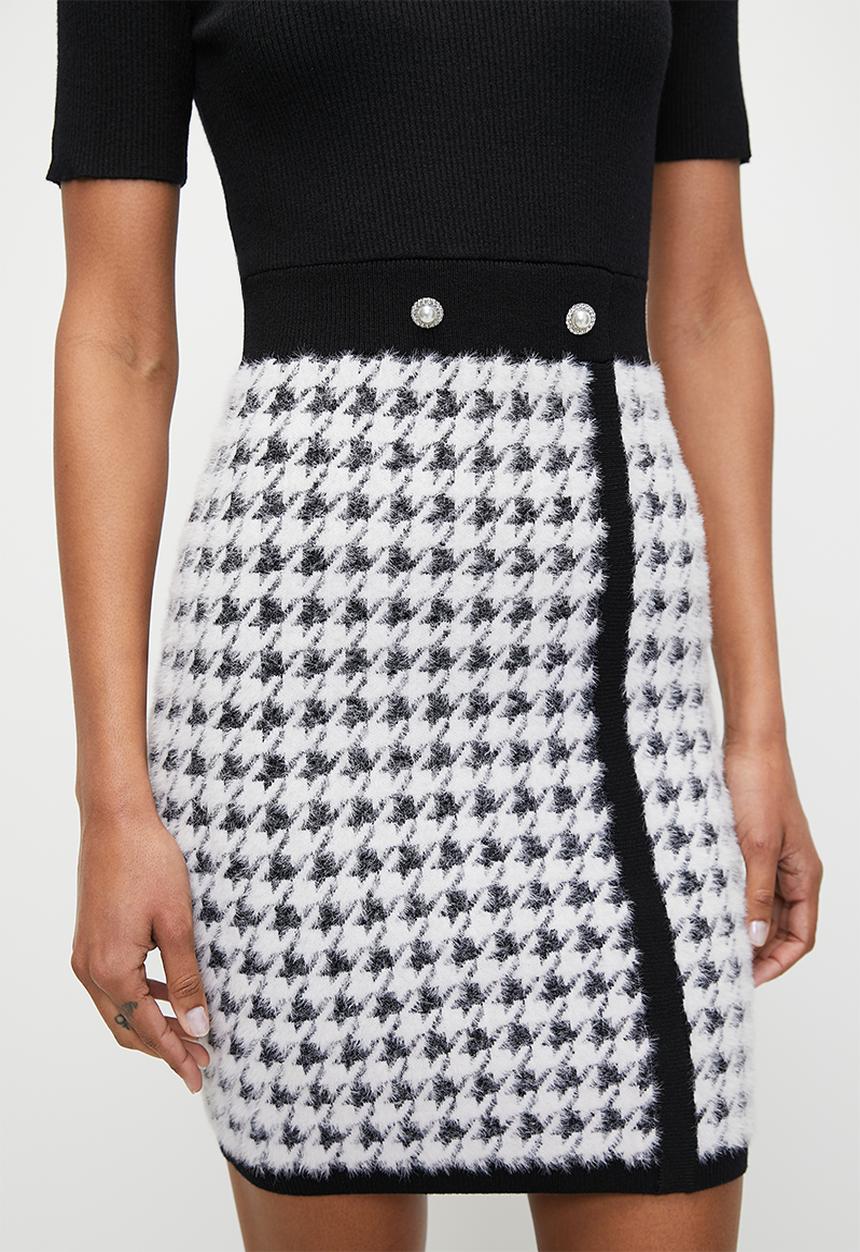 GUESS - Violet Short sleeve Dress Swtr - White & Black Pied De Poule