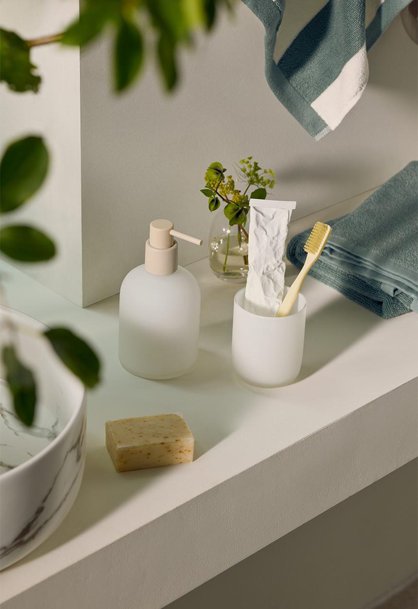 H&M - Toothbrush mug - white