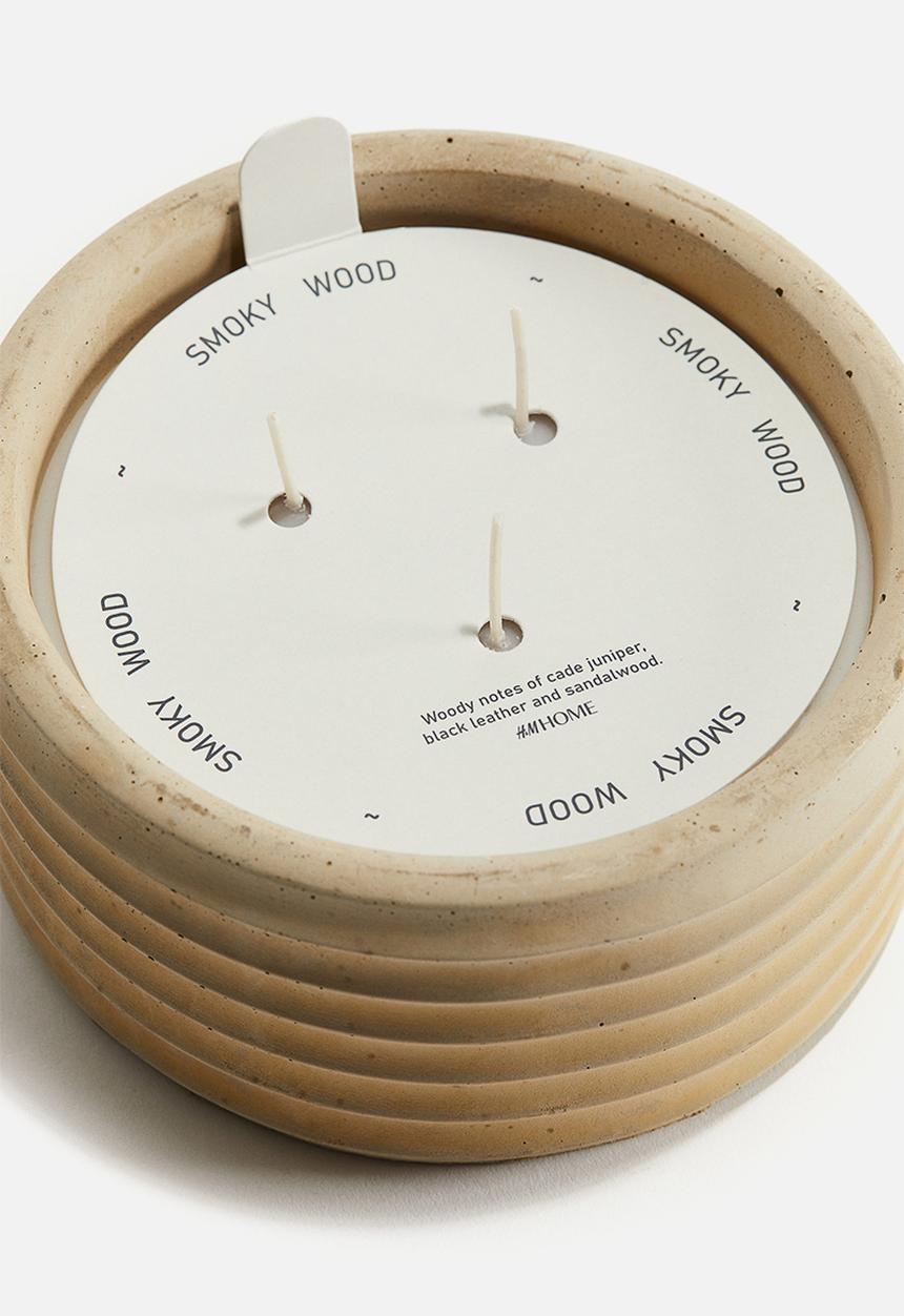H&M - Scented candle in a concrete holder - beige