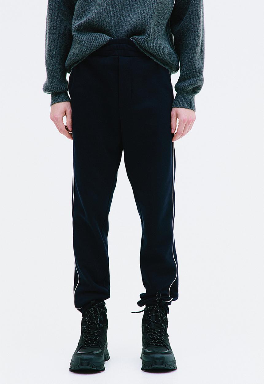 H&M - Slim fit joggers - black