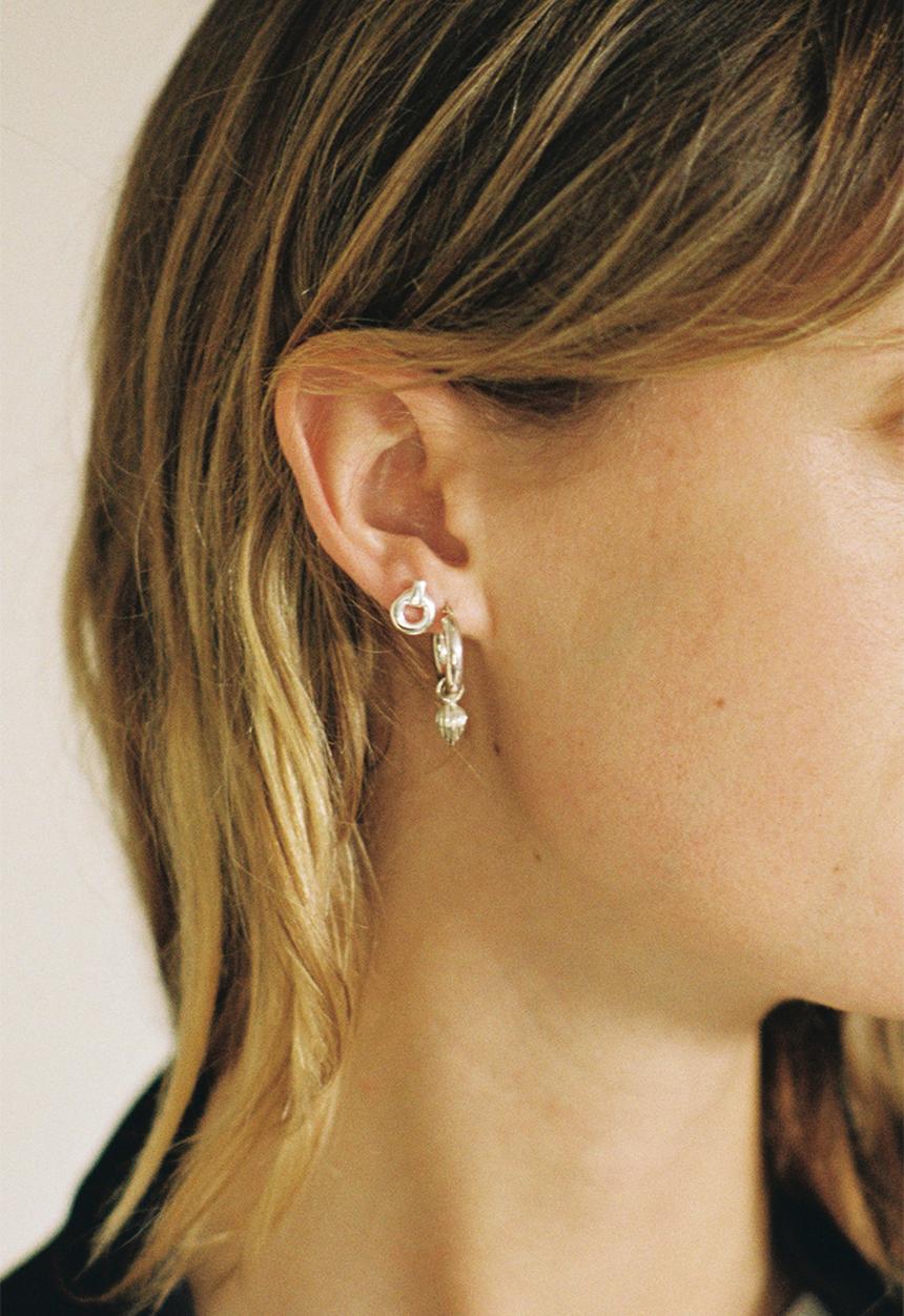 Lorne - Scallop charm hoop silver - silver