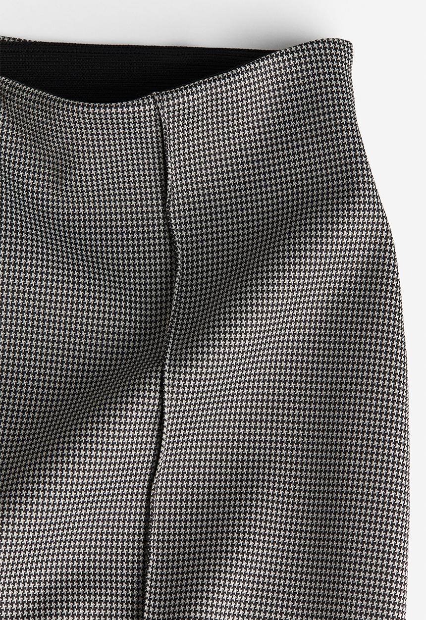 H&M - Tailored jersey trousers - Black Dogtooth-patterned