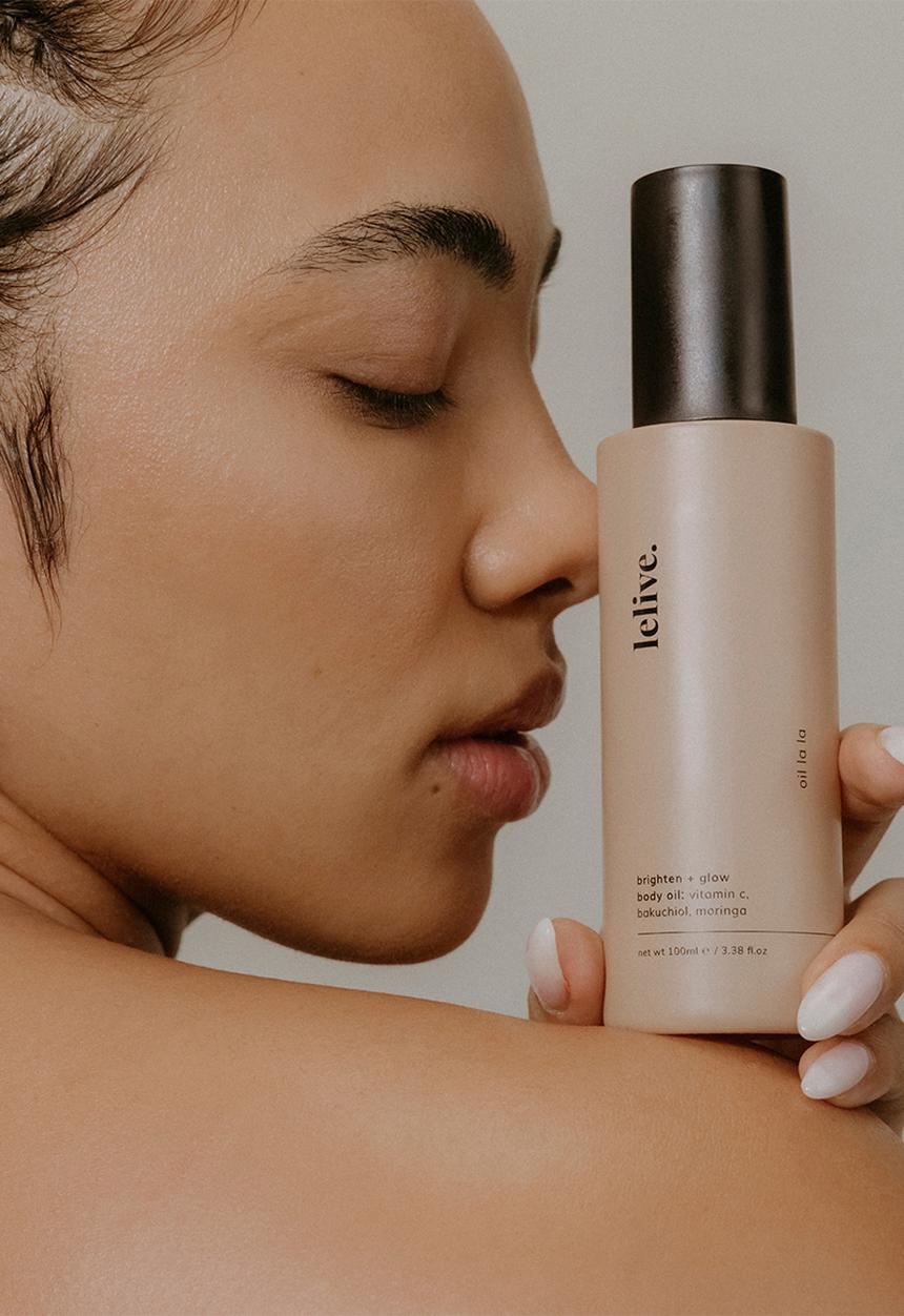 lelive. - Oil la la  brighten + glow body oil