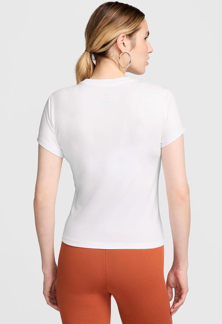 Nike - Nike Sportswear Chill Crop Top - White/Black