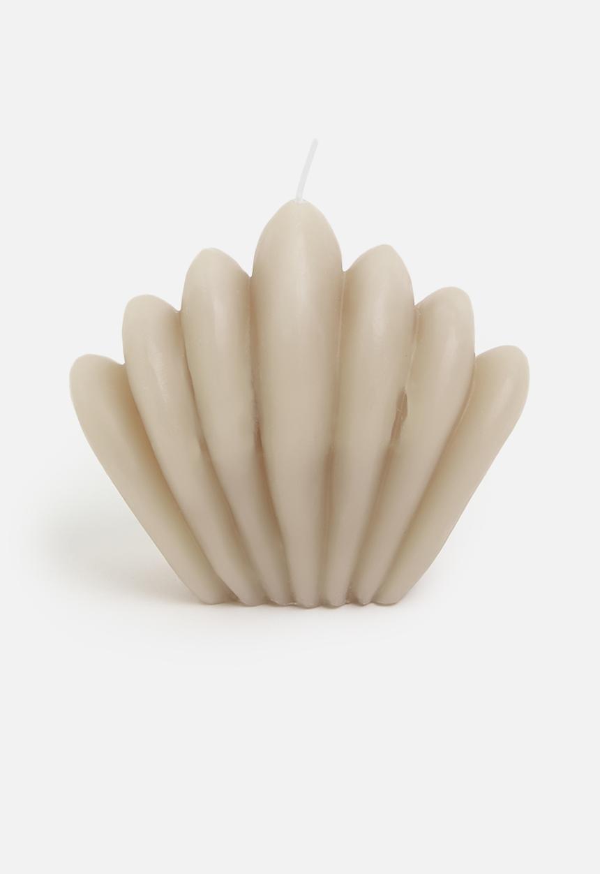 H&S - Scallop shell candle - taupe