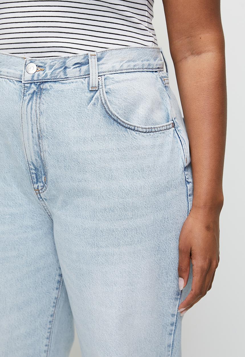 Cotton On - Plus Super Baggy Jean-Sunfaded Blue
