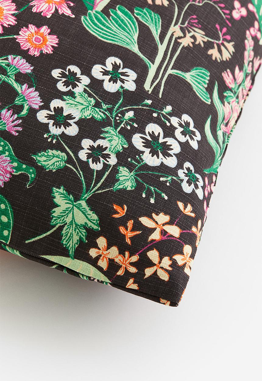 H&M - Patterned cushion cover - dark grey floral 