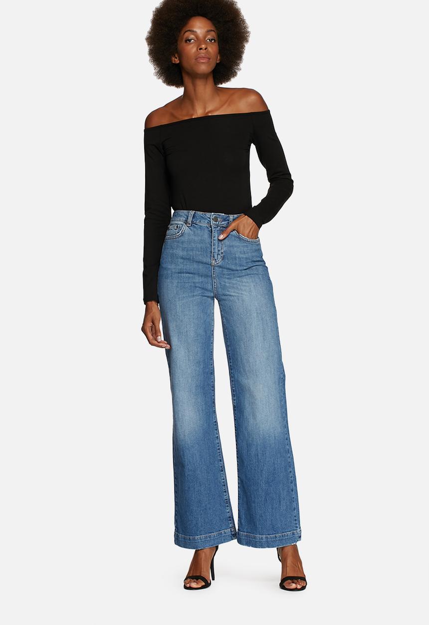Pieces - Tilly Off-Shoulder Top