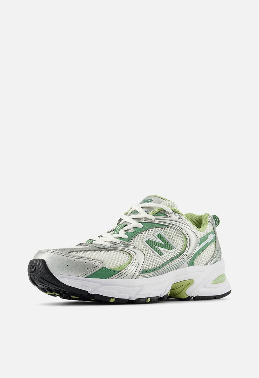 New Balance  - MR530