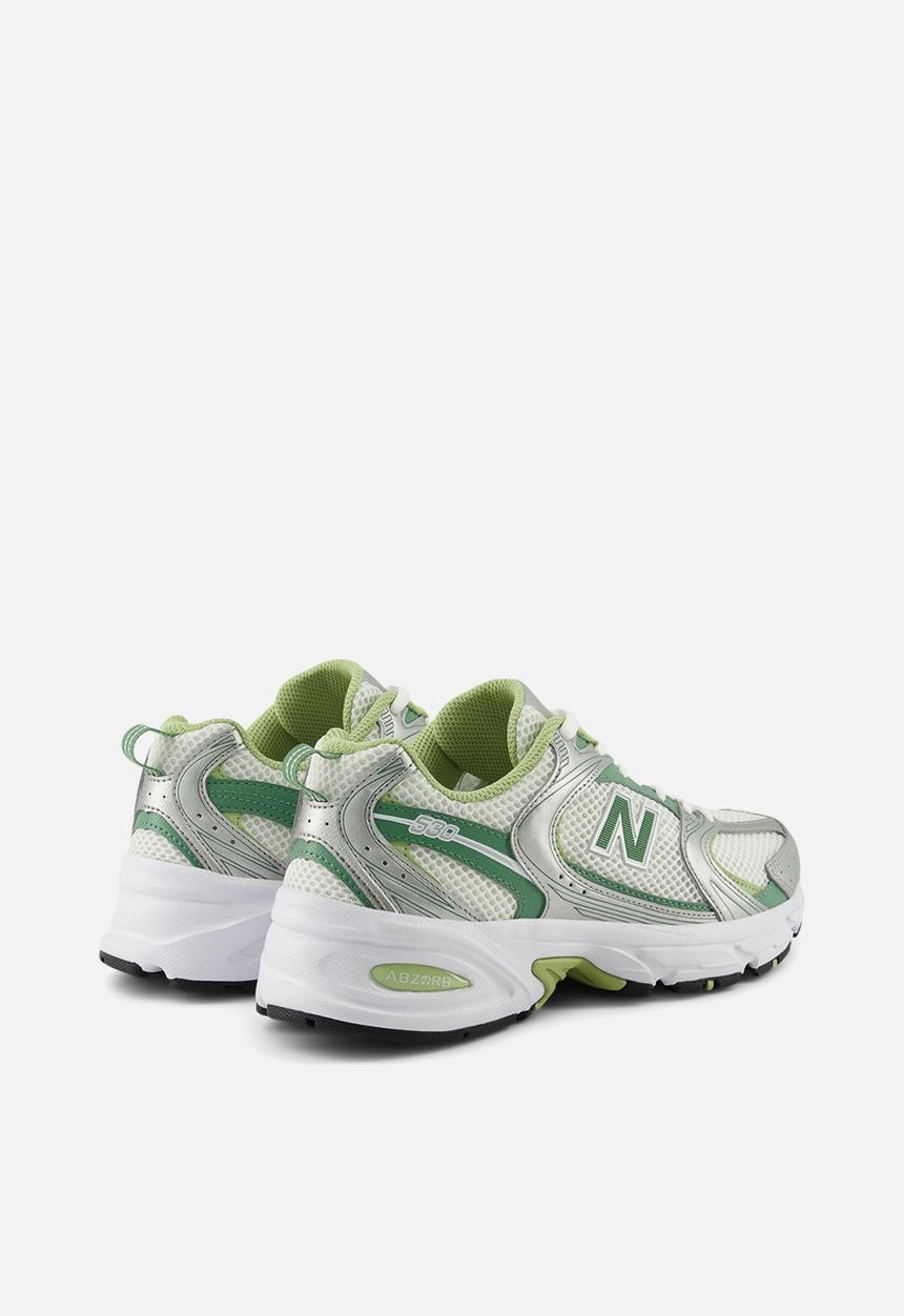 New Balance  - MR530