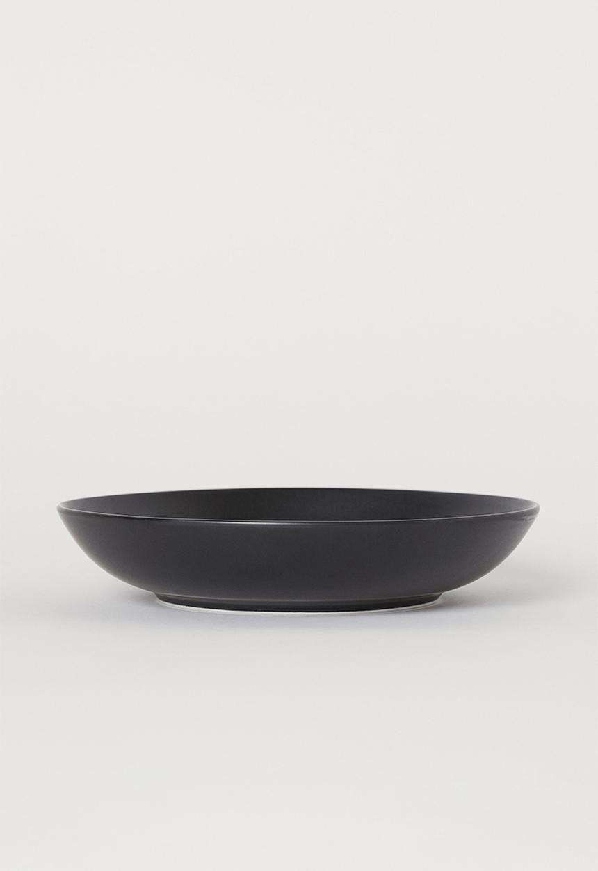 H&M - Deep porcelain plate - black