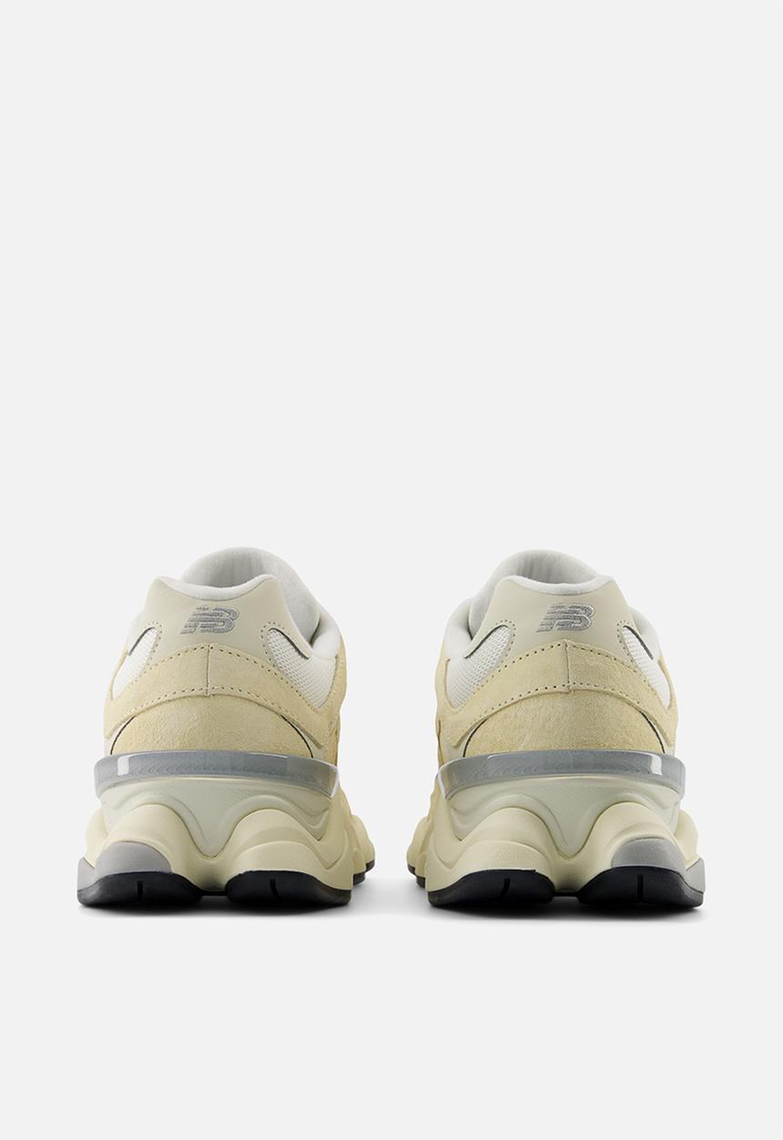 New Balance  - 9060