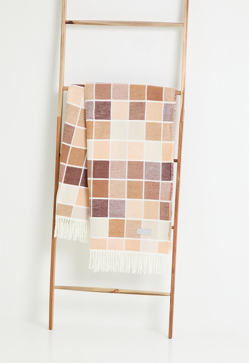 Haven & Earth  - Bella Vita Check Throw - Nutmeg