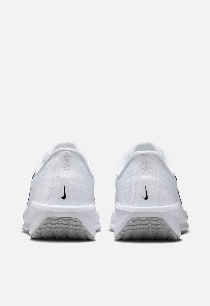 Nike - Quest 6