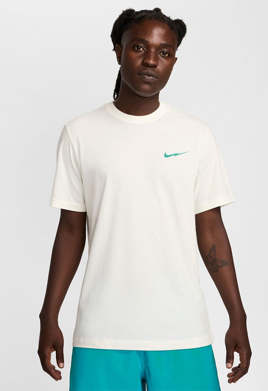 Nike - Nike Sportswear Club Tee - sail
