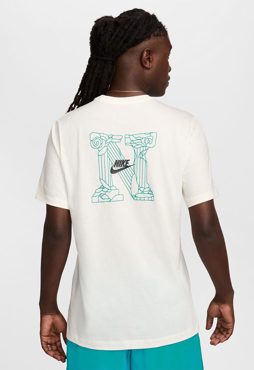 Nike - Nike Sportswear Club Tee - sail