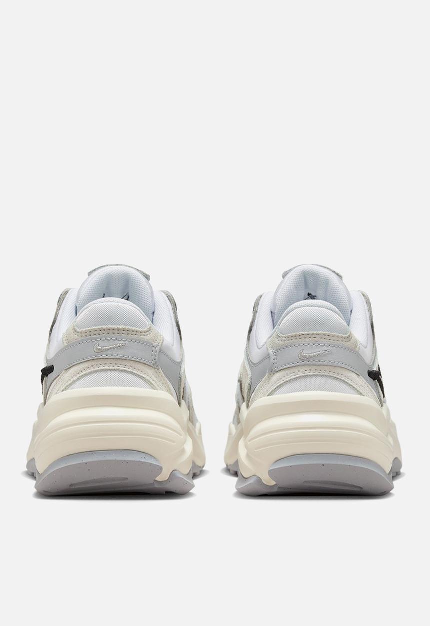 Nike - AL8