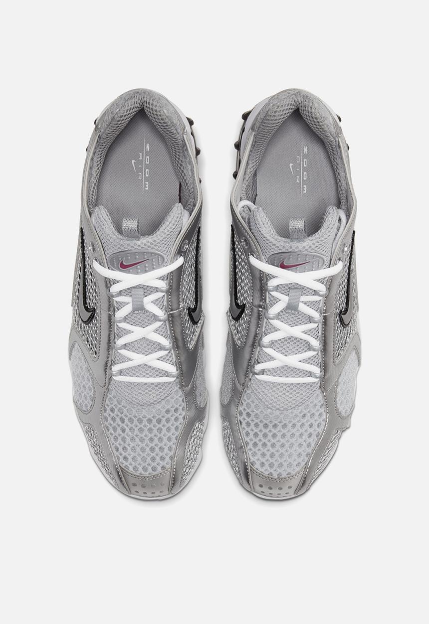 nike air zoom strong 2 metallic