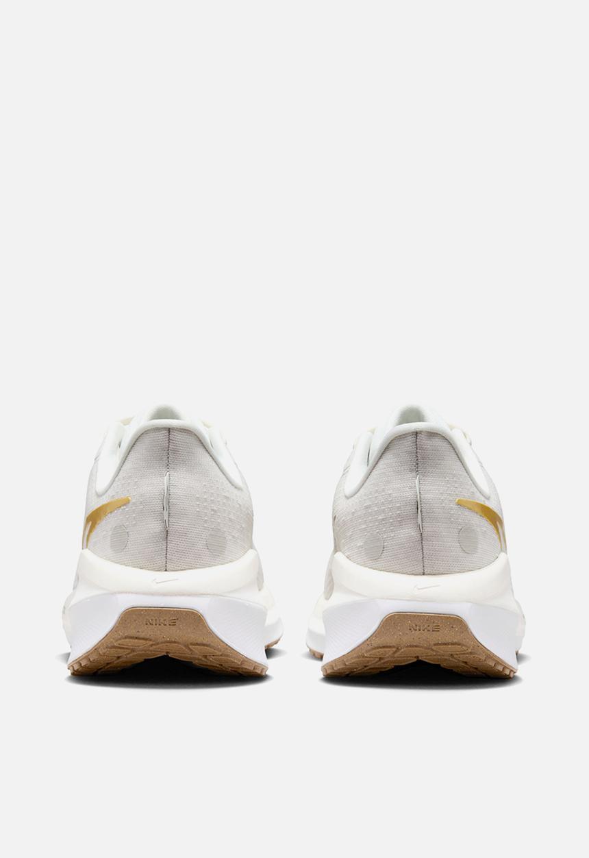 Nike - Vomero 17