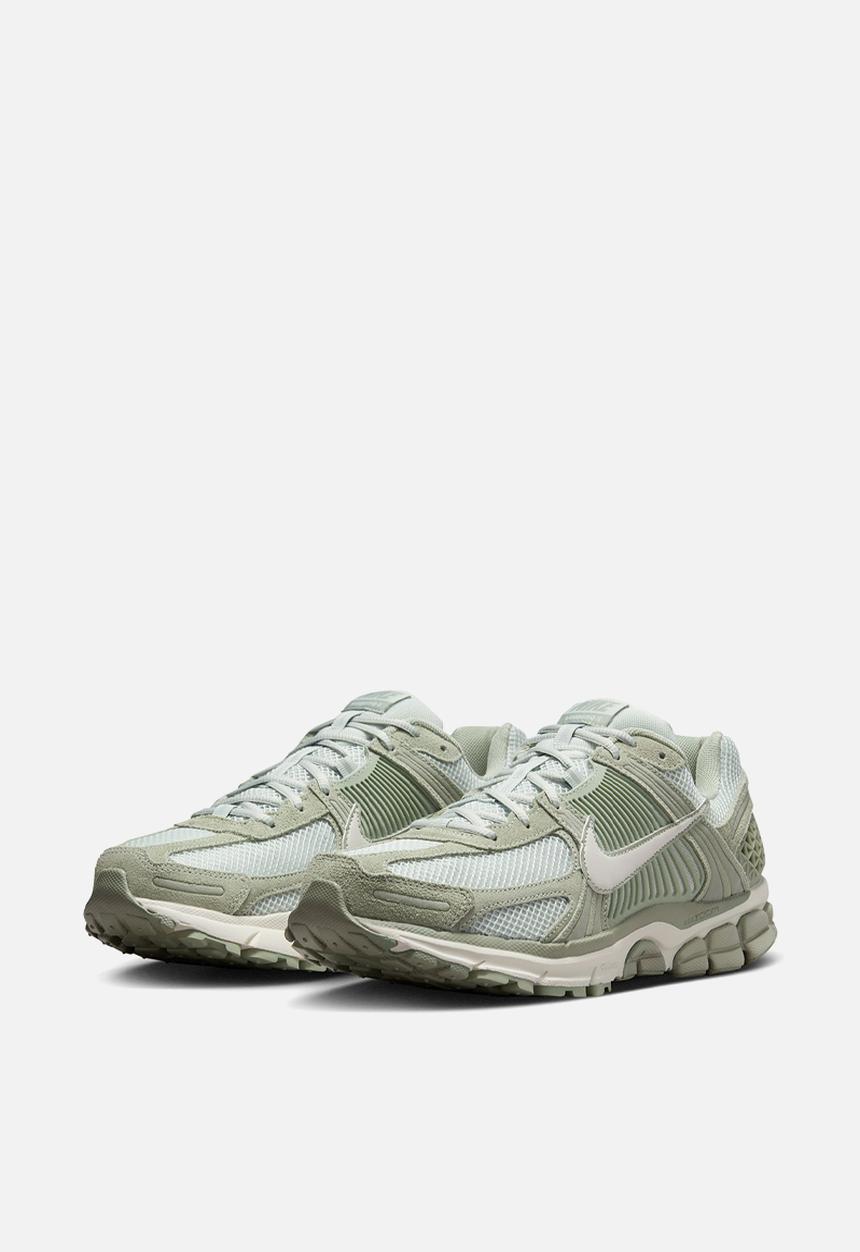 Nike - Zoom Vomero 5