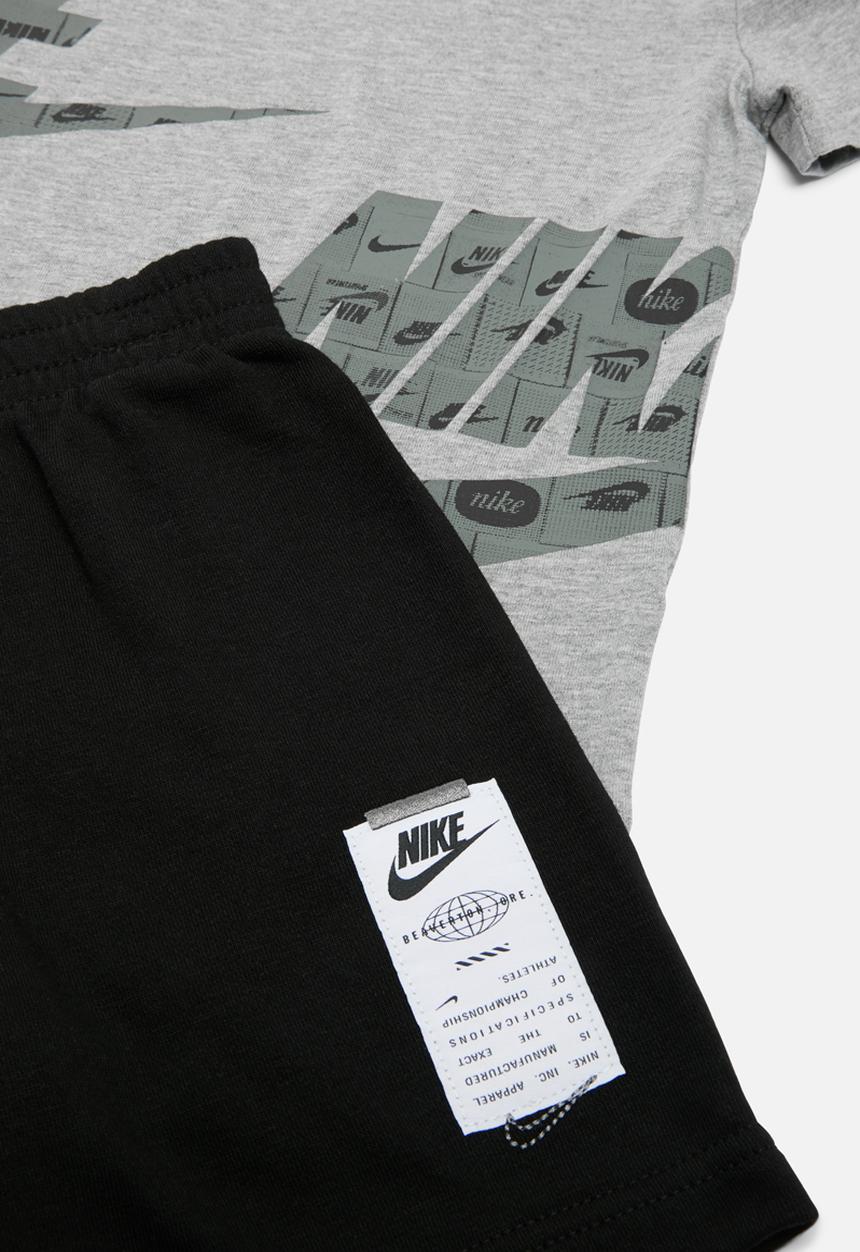 Nike - Nkb b nsw club splty ft short - black