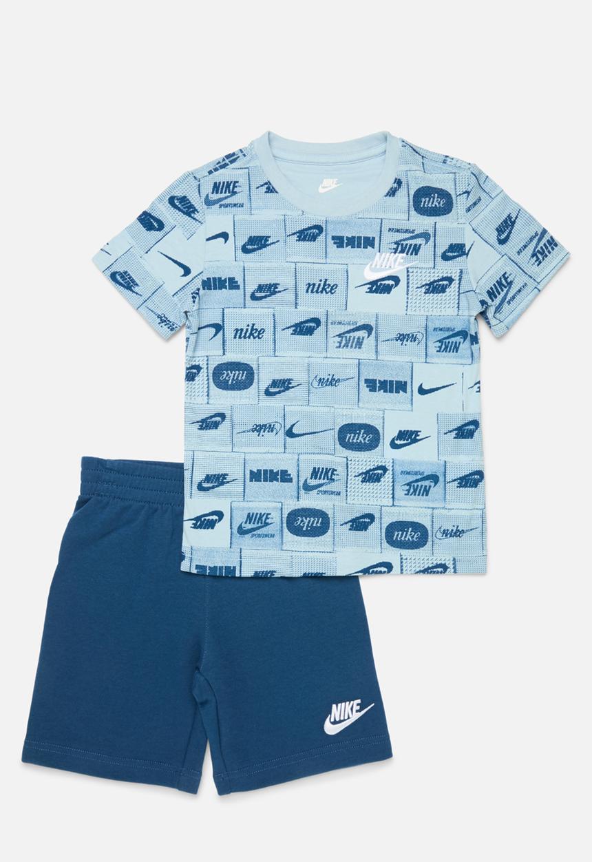 Nike - Nkb b nsw club ssnl aop short - court blue