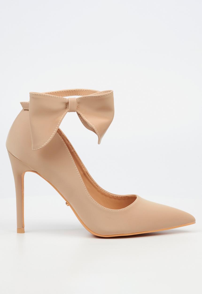 Miss Black - Lola 32 court - champange