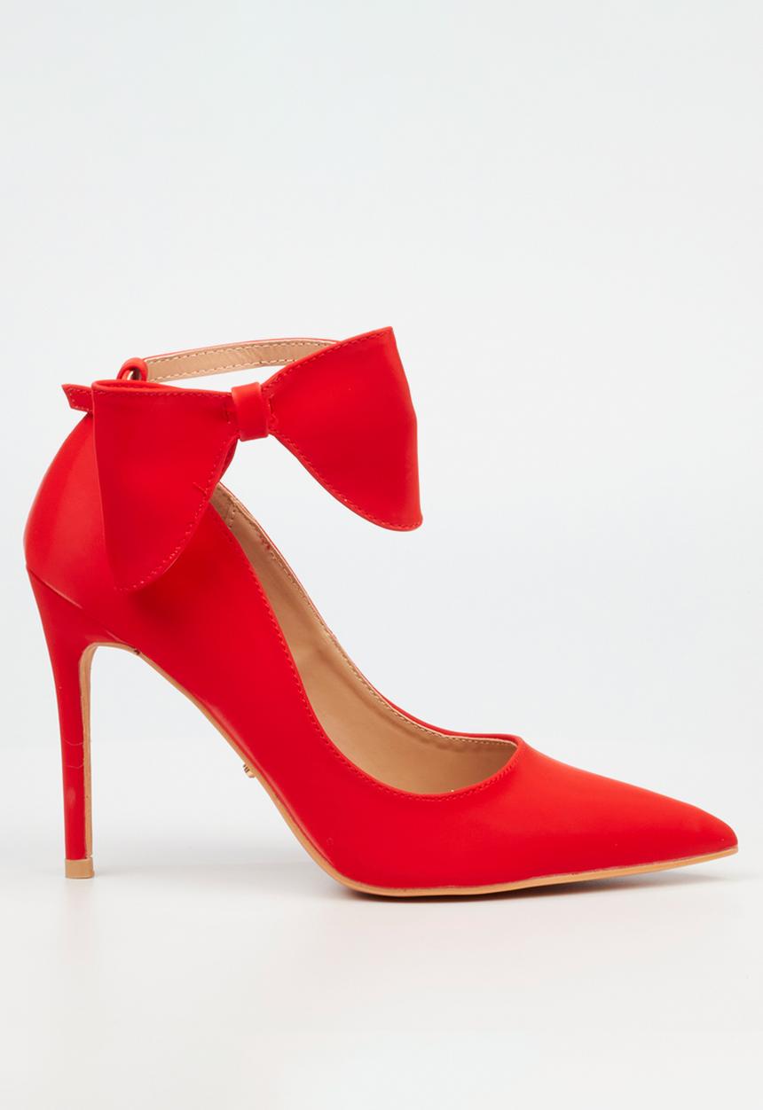 Miss Black - Lola 32 court - red