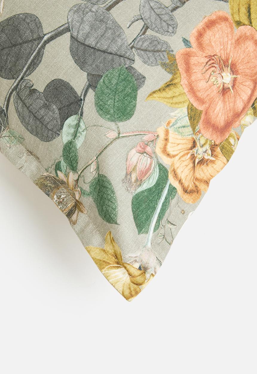 Grey Gardens - Antique flower cushion cover - multi