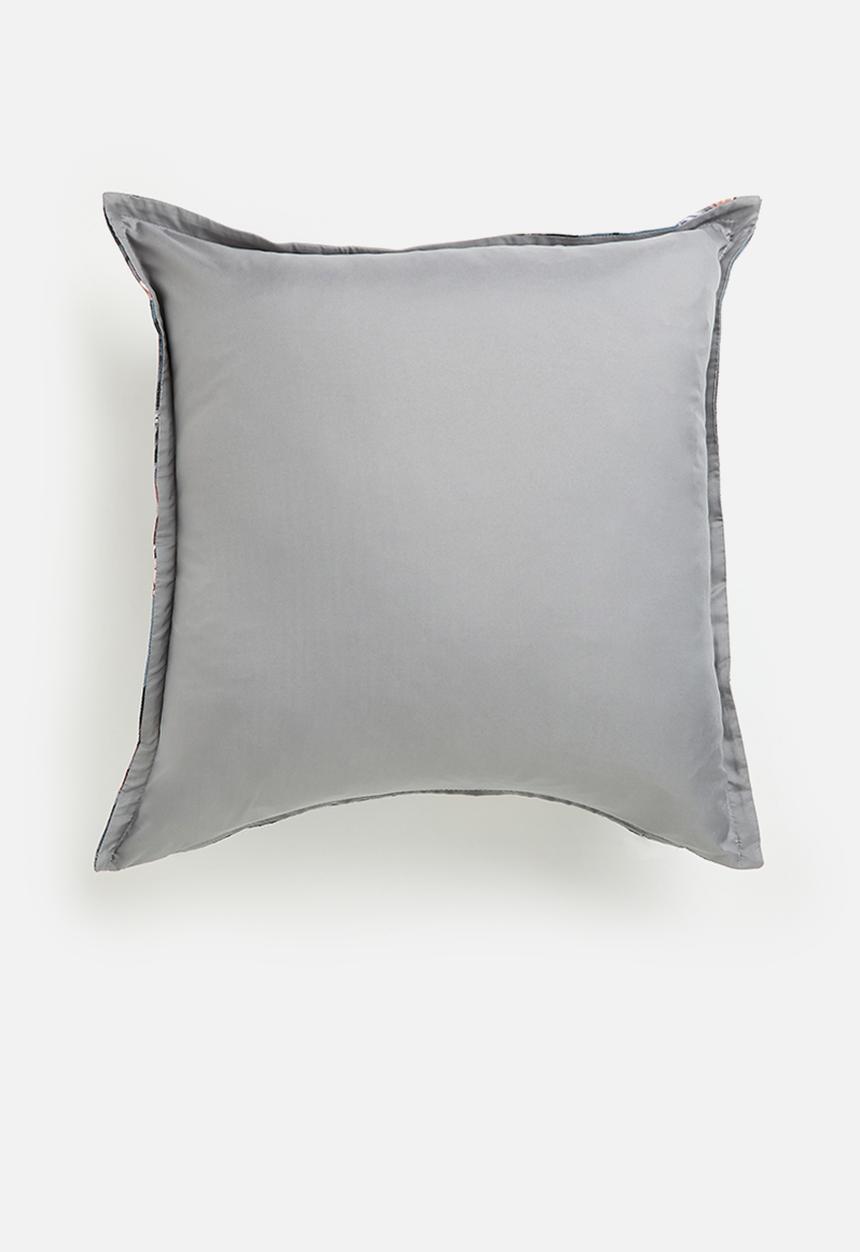 Grey Gardens - Moody orchid cushion cover - blue