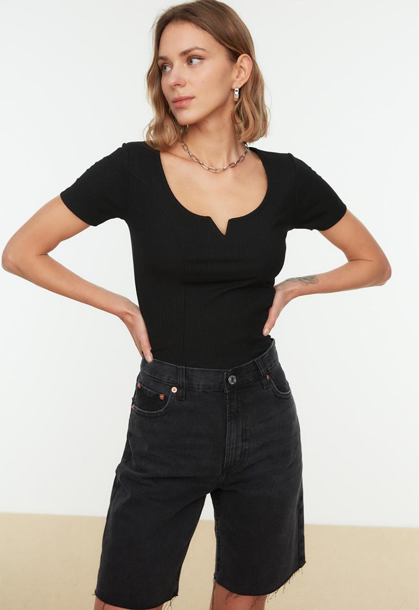 Trendyol - Crew Neck Detailed Fitted/Situated Ribbed Stretch Crop Knitted Blouse - Black