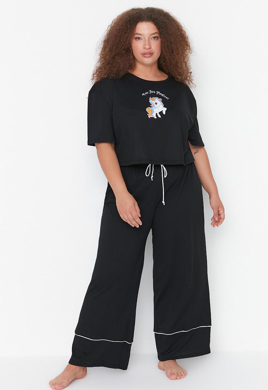 Trendyol - Plus Printed Wide Leg Crop Boy Knitted Pajamas Set - Black