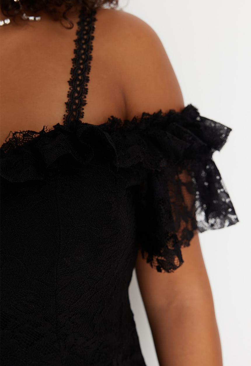 Trendyol - Plus size strap a-line lace maxi evening dress - black