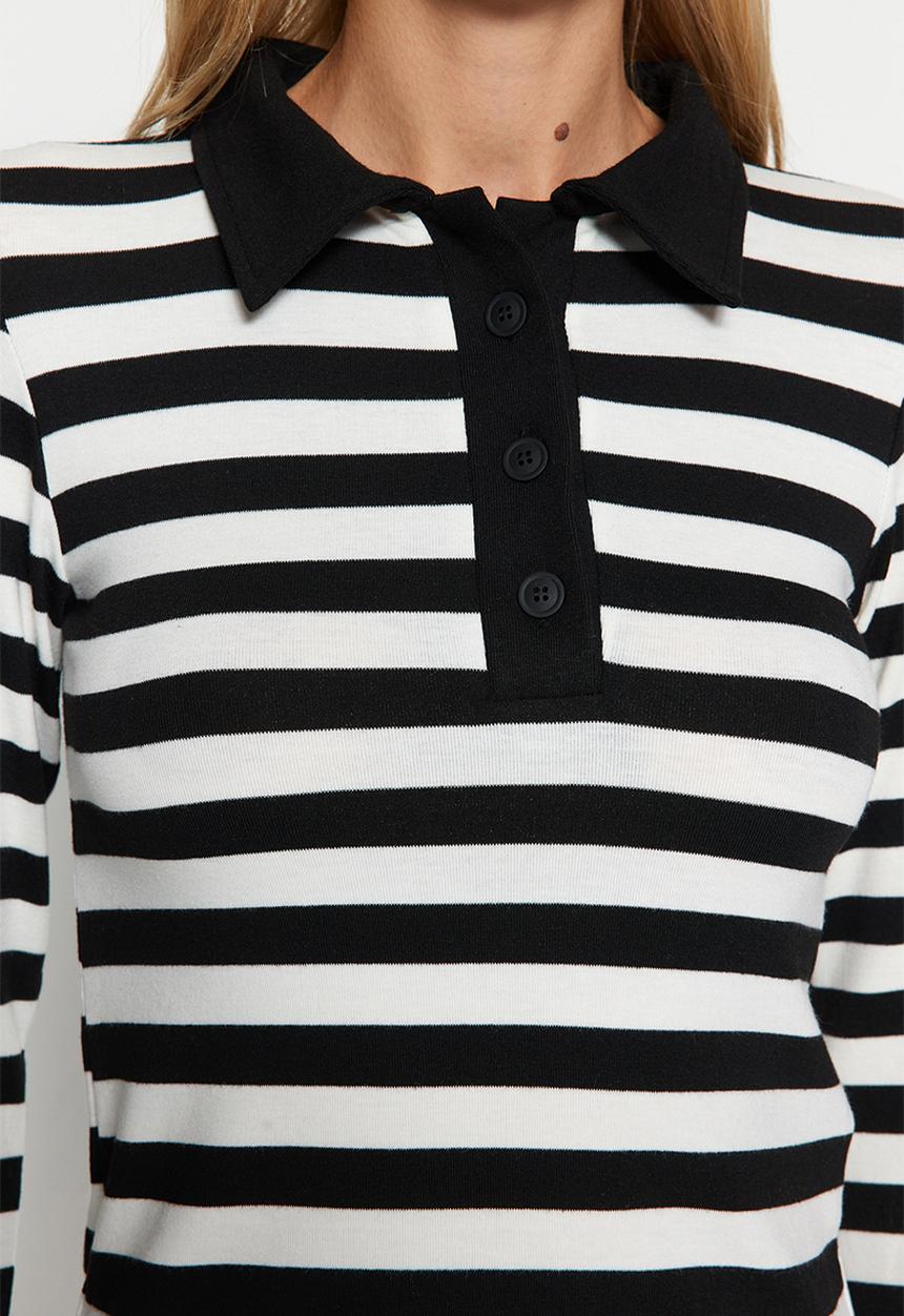 Trendyol - Striped fitted/simple polo collar knitted top with buttons - black