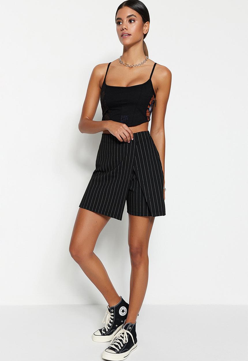 Trendyol - Smart Striped Mini High Waist Knitted Shorts Skirt - Black