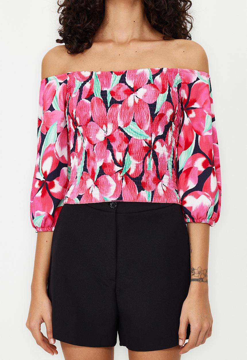 Trendyol - Printed Gimped Carmen Collar Three Quarter Sleeve Crepe/Texture Knitted Blouse - Pink