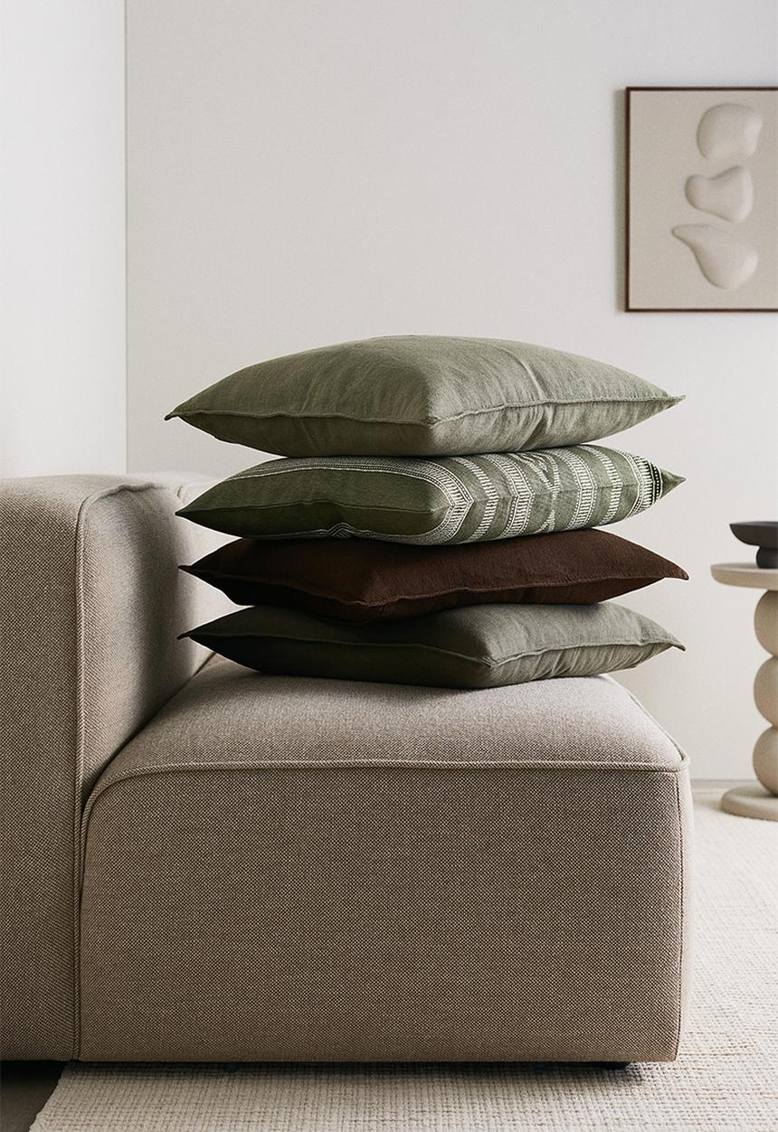 H&M - Patterned cushion cover - khaki green striped