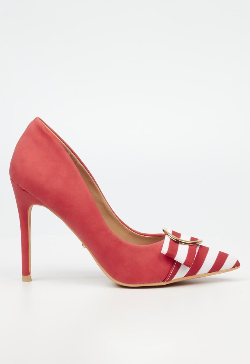 Miss Black - Lola 26 court - red