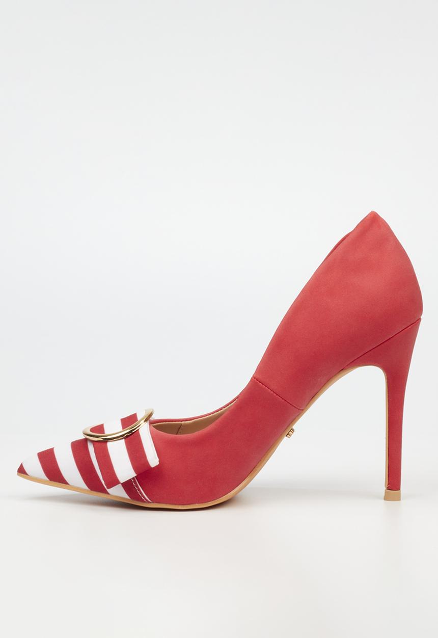 Miss Black - Lola 26 court - red