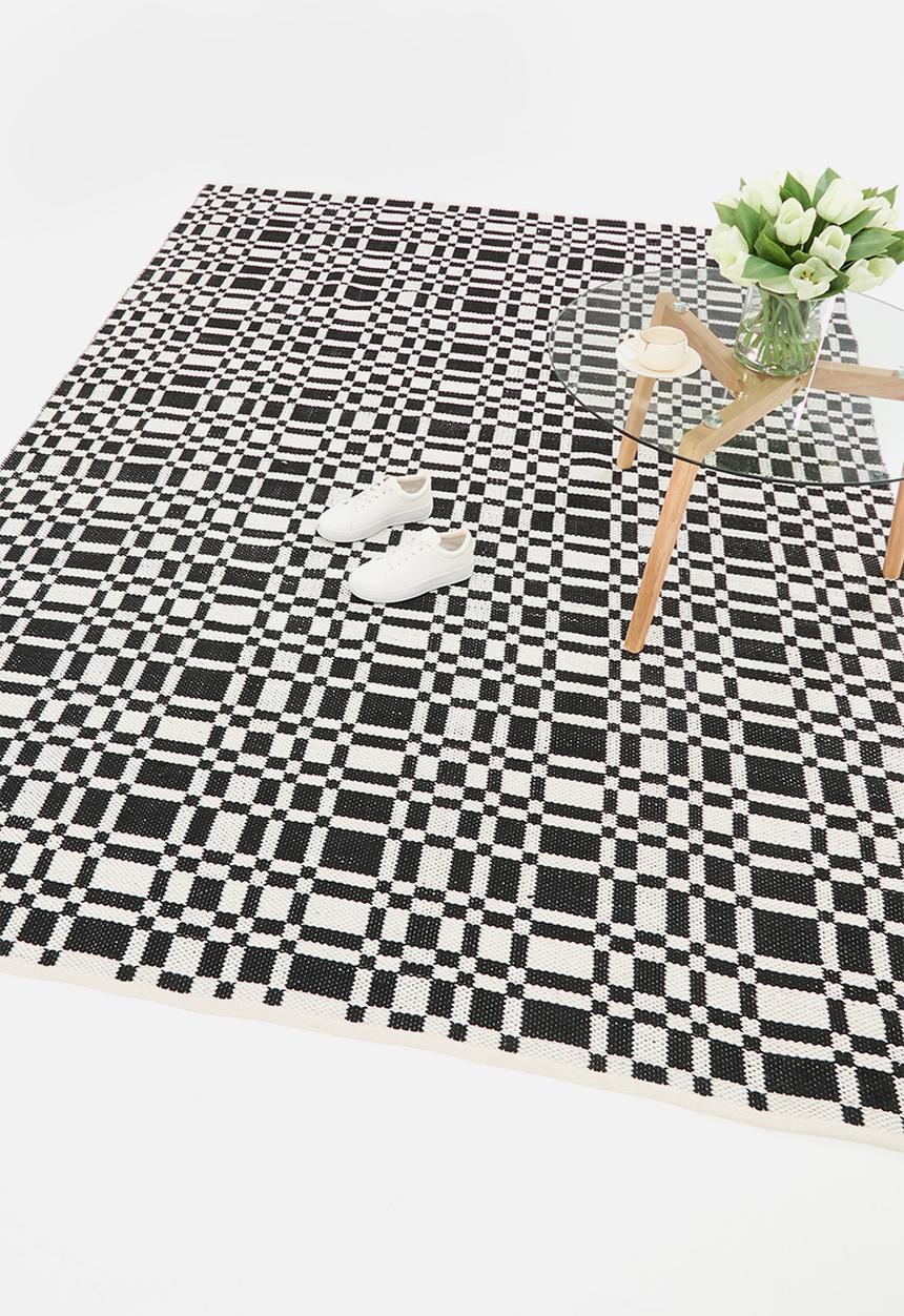 Sixth Floor - Grid outdoor rug - Black
