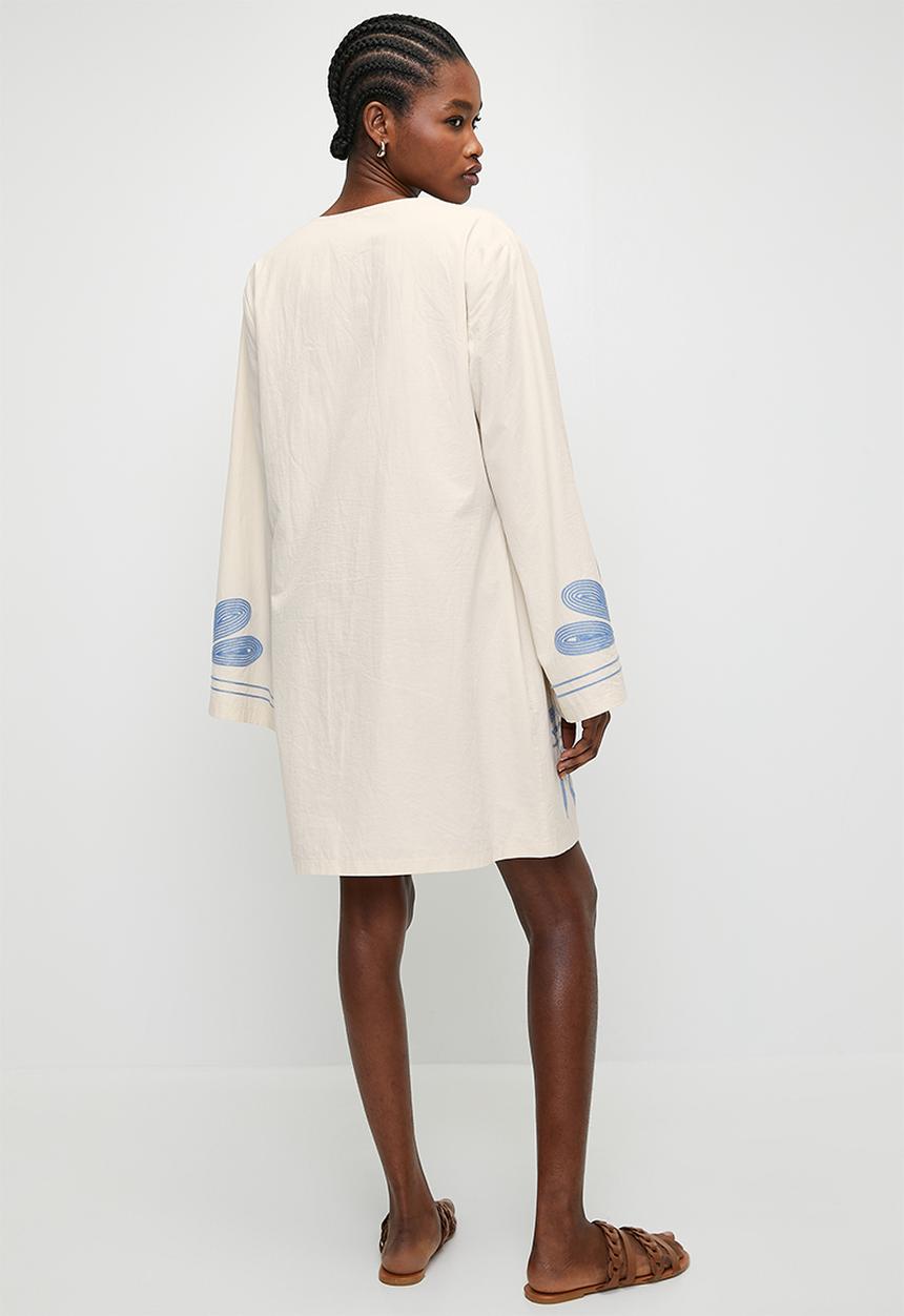 edit - Embroidery shift dress - ecru & blue