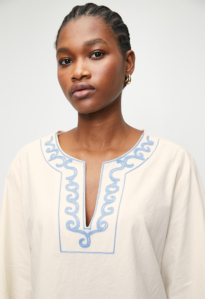 edit - Embroidery shift dress - ecru & blue