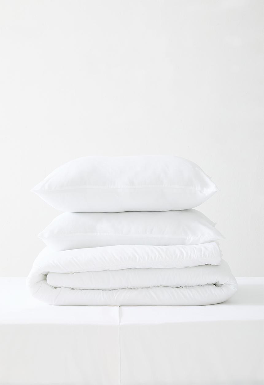 Sixth Floor - 5 Tog Hollowfibre Duvet Inner & pillow Bale Set - White