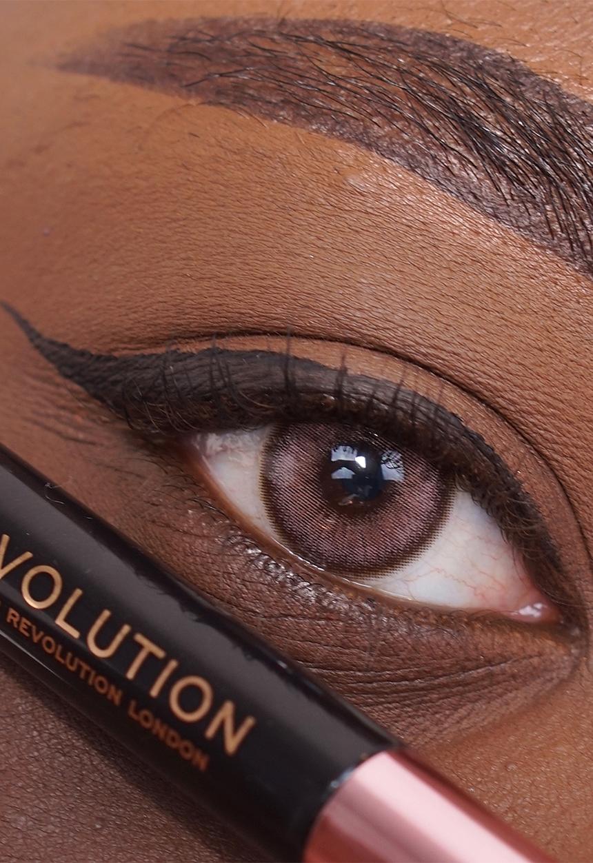 Revolution - Super Flick Liquid Eyeliner - Black