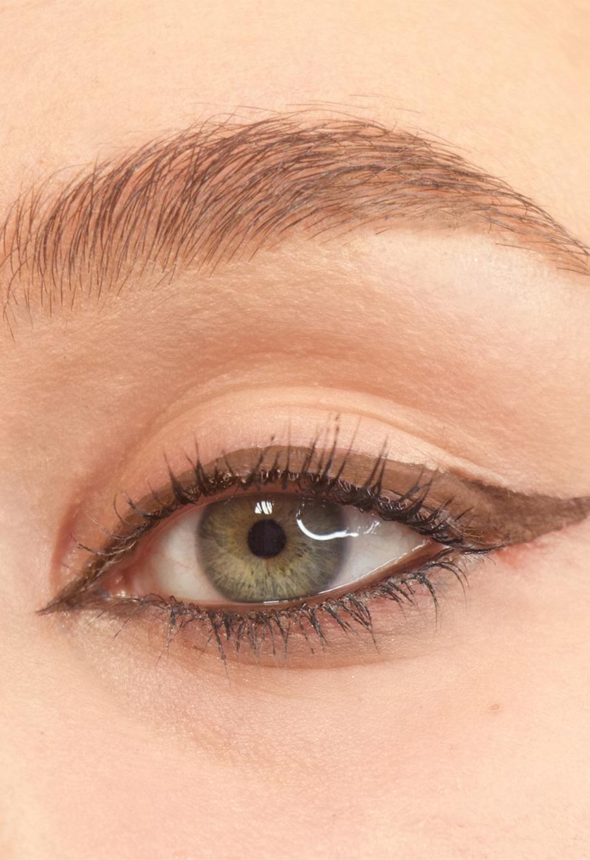 Revolution - Super Flick Liquid Eyeliner - Brown