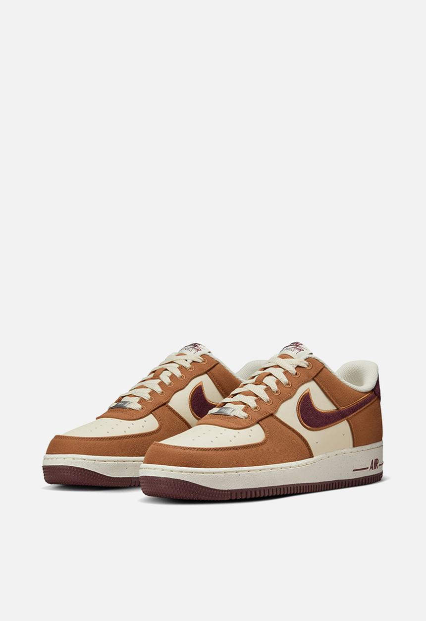 Nike - Air Force 1 '07 LV8