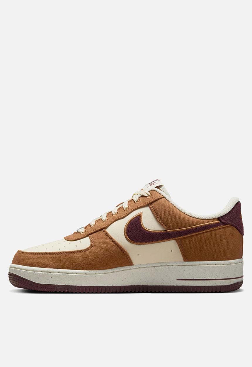 Nike - Air Force 1 '07 LV8