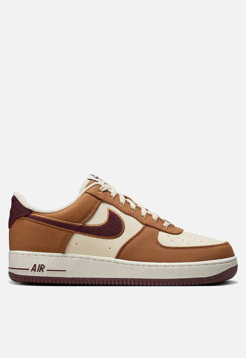 Nike - Air Force 1 '07 LV8