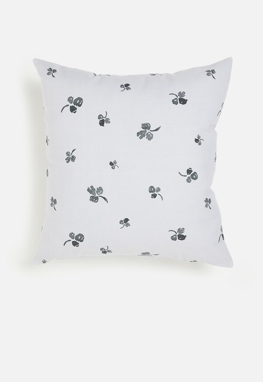 Sixth Floor - Clover cushion cover - off white