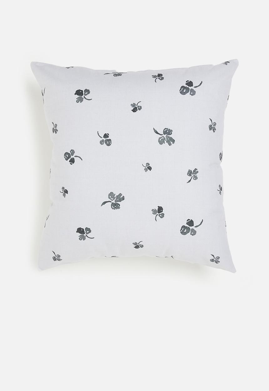 Sixth Floor - Clover cushion cover - off white